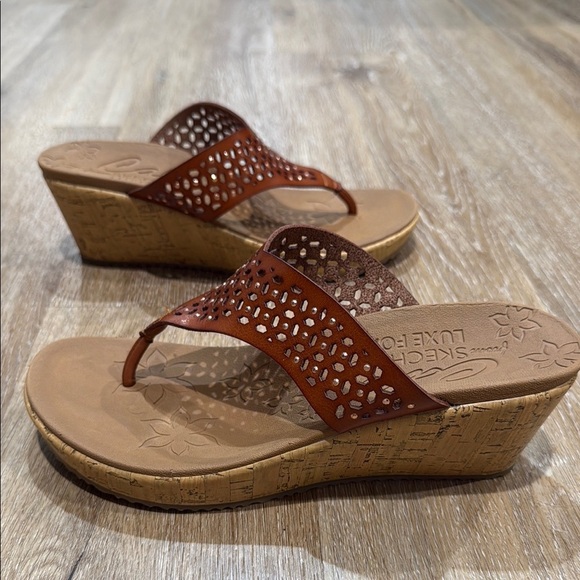 Skechers Size 7 Brown Wedge Sandals with Cork Heel - Picture 5 of 11